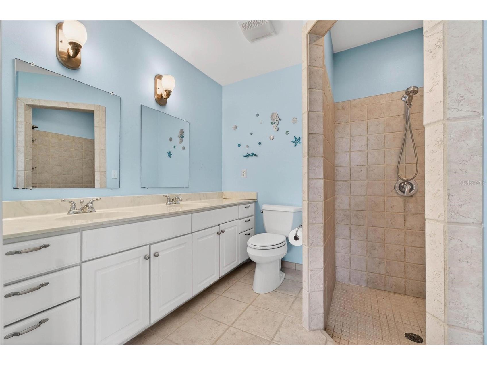 10100 Commodore Drive Seminole FL 33776 TB8491402 image30
