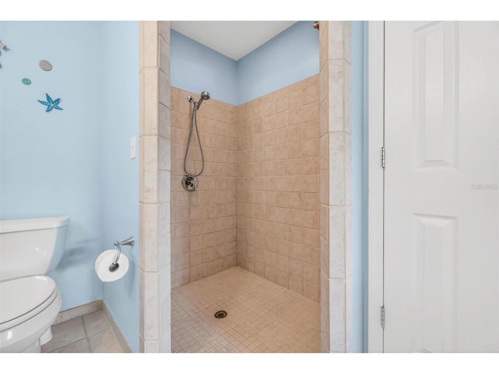 10100 Commodore Drive Seminole FL 33776 TB8491402 image31