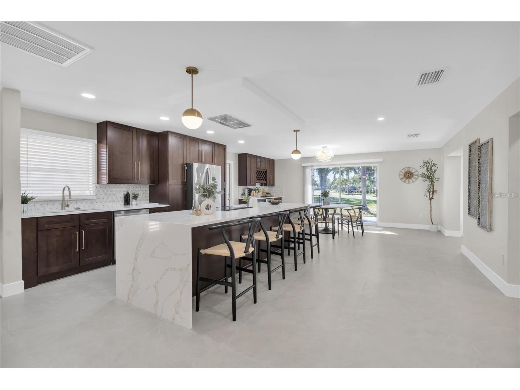 10100 Paradise Boulevard Treasure Island FL 33706 TB8471948 image4