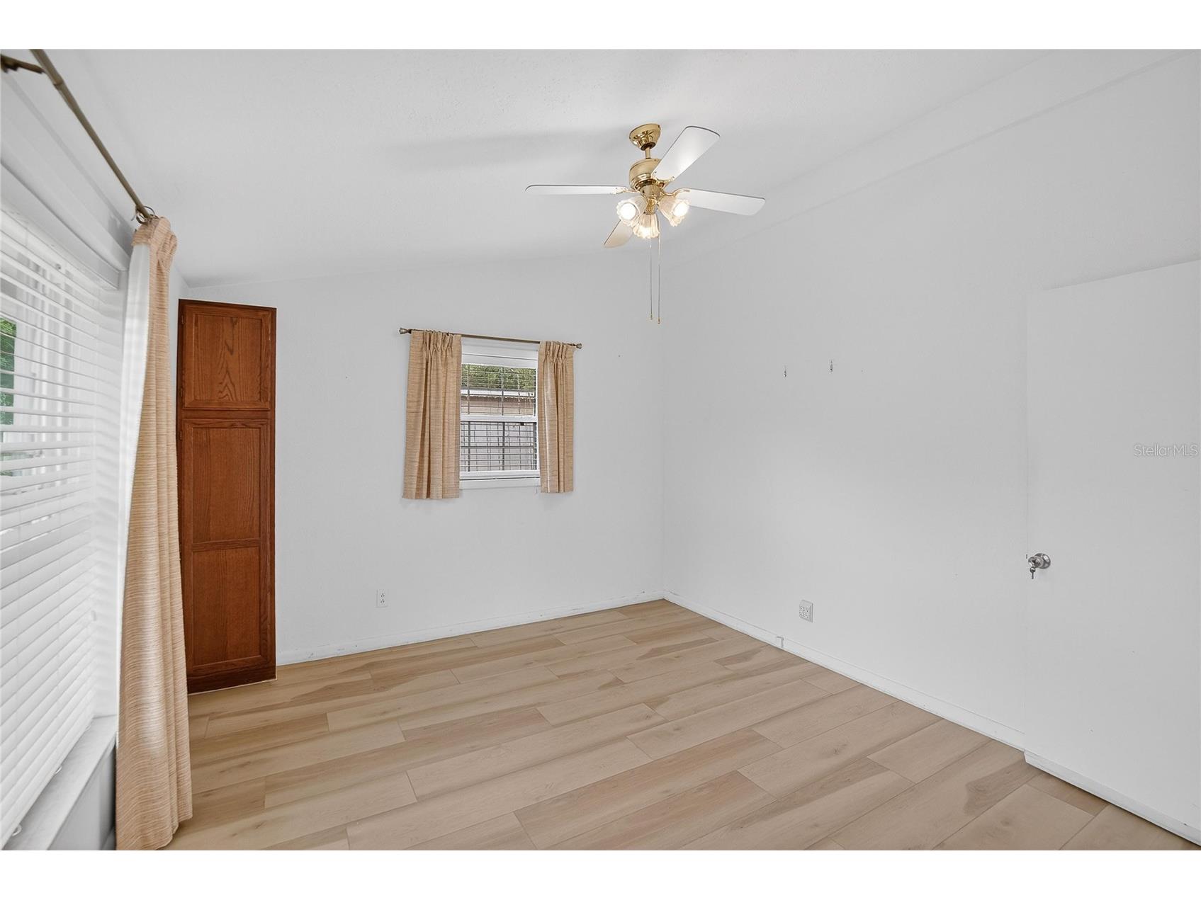 10101 Mariposa Place Tampa FL 33619 TB8494593 image13