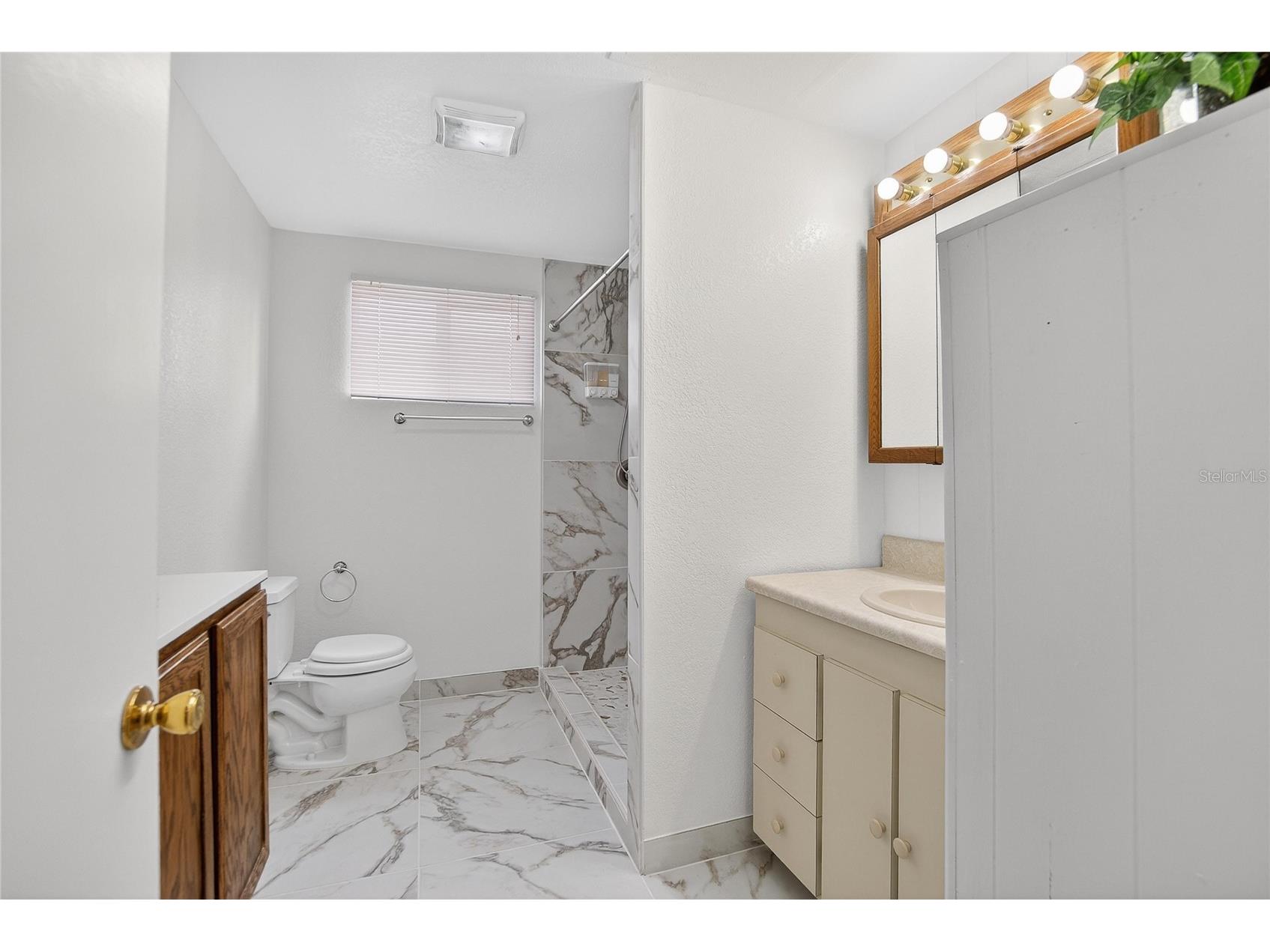 10101 Mariposa Place Tampa FL 33619 TB8494593 image25