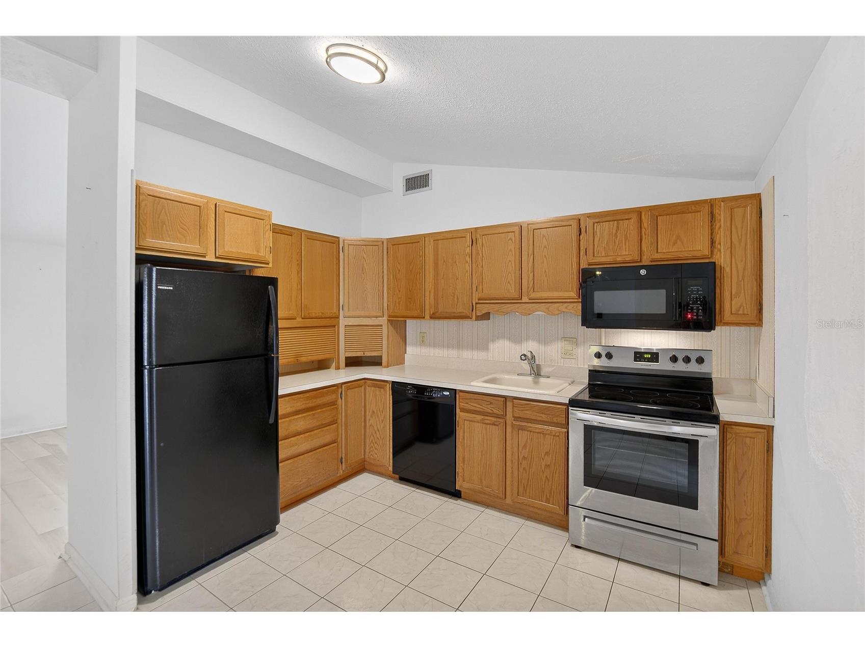 10101 Mariposa Place Tampa FL 33619 TB8494593 image4