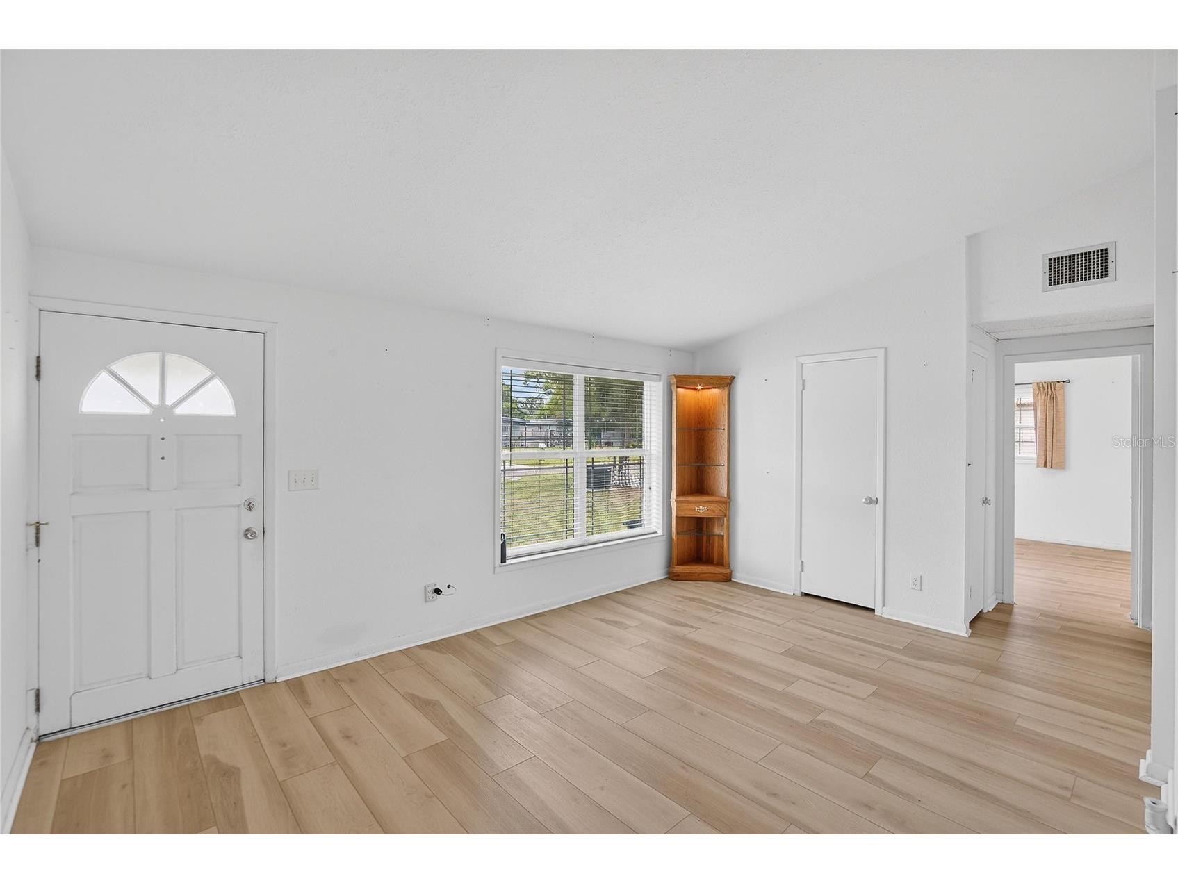 10101 Mariposa Place Tampa FL 33619 TB8494593 image9