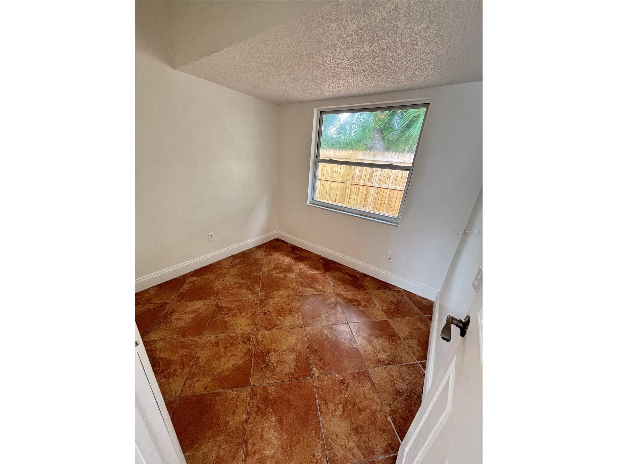 10101 Springtree Court Tampa FL 33615 A4674458 image18