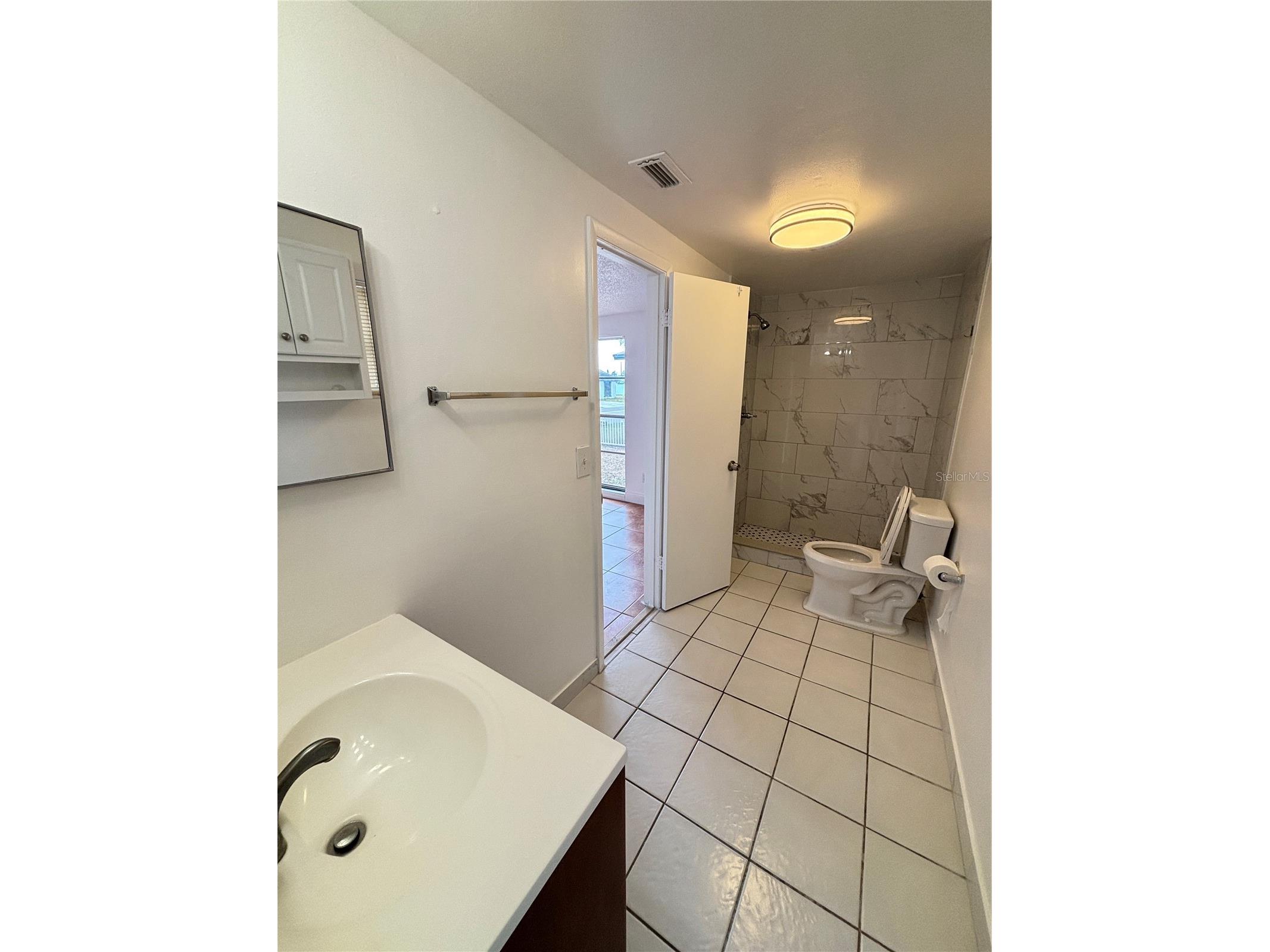 10101 Springtree Court Tampa FL 33615 A4674458 image23