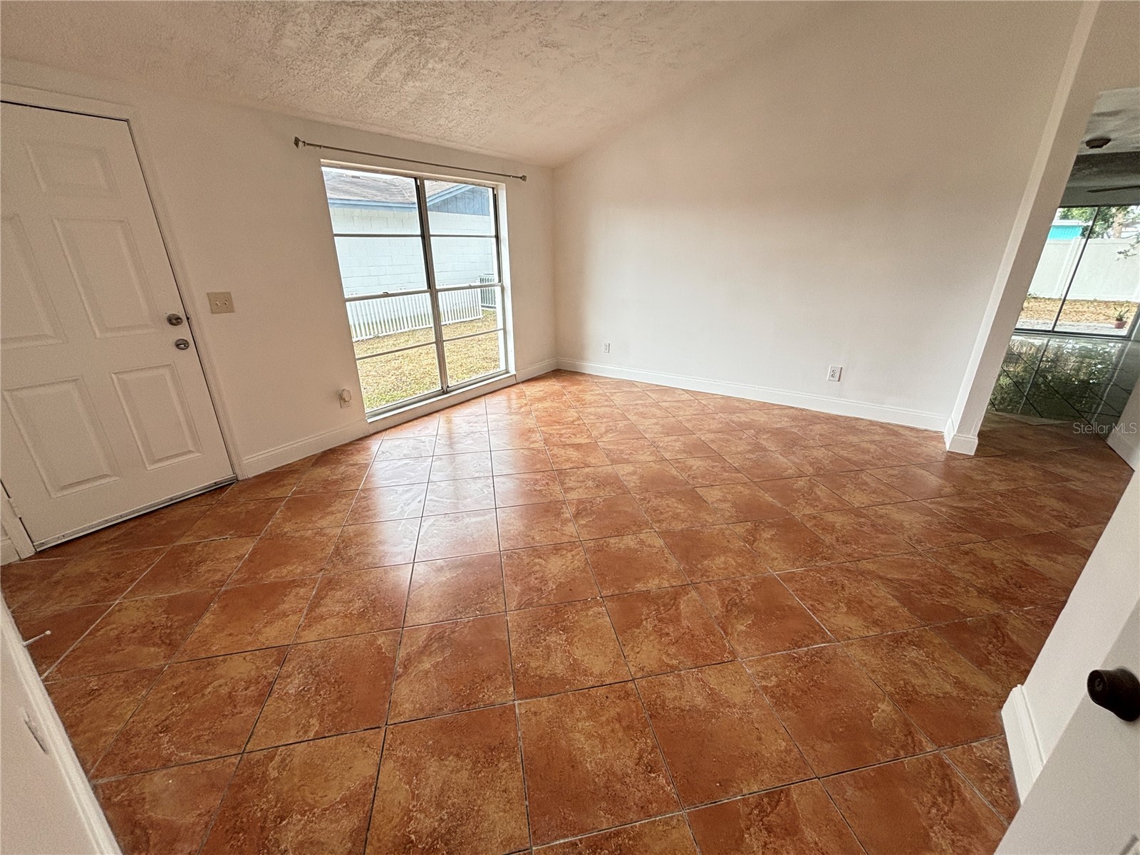 10101 Springtree Court Tampa FL 33615 A4674458 image4