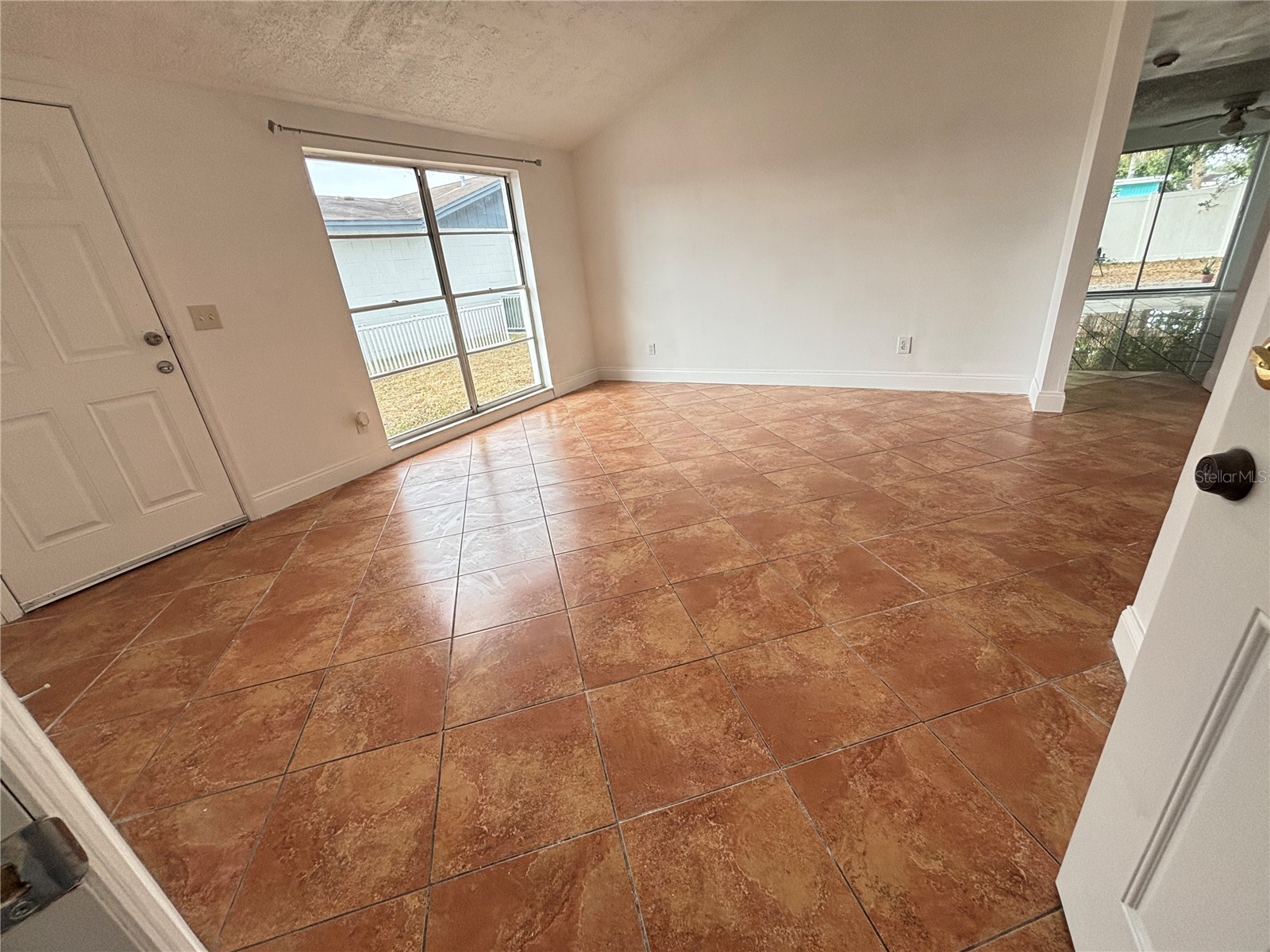 10101 Springtree Court Tampa FL 33615 A4674458 image6