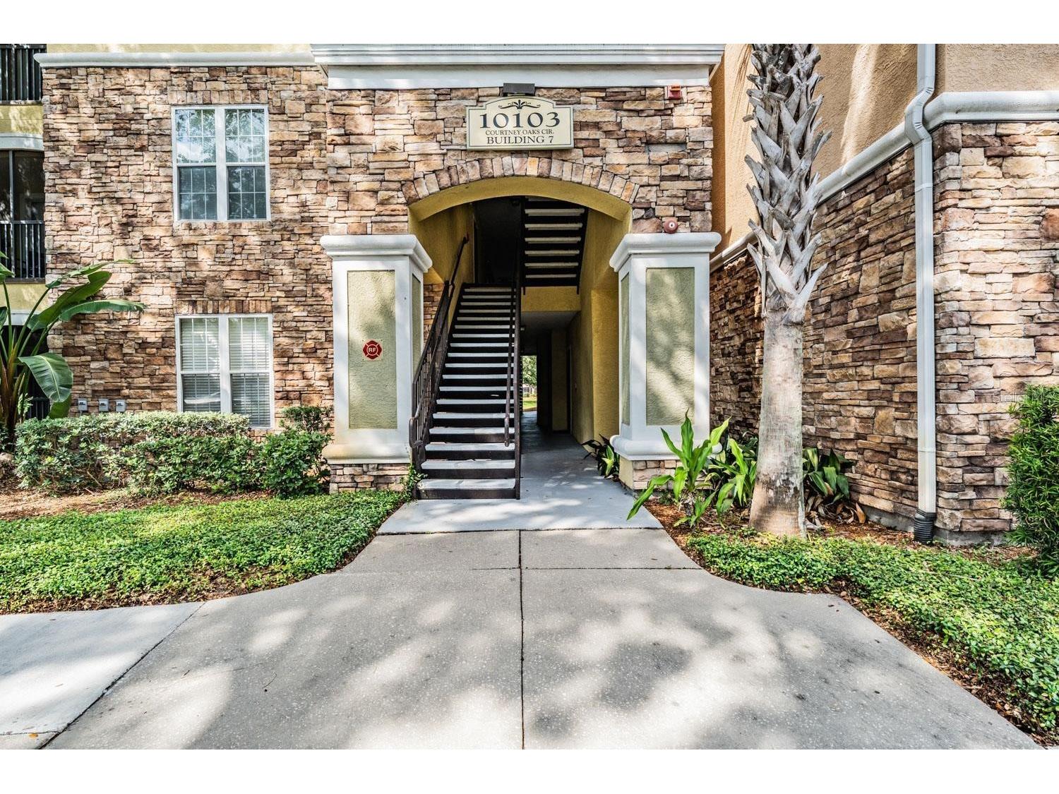10103 Courtney Oaks Circle #103 Tampa FL 33619 TB8508637 image2