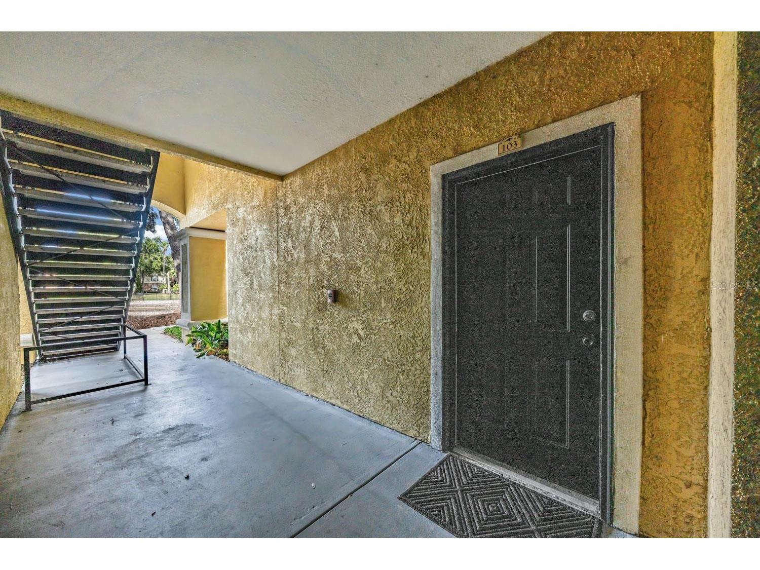 10103 Courtney Oaks Circle #103 Tampa FL 33619 TB8508637 image3