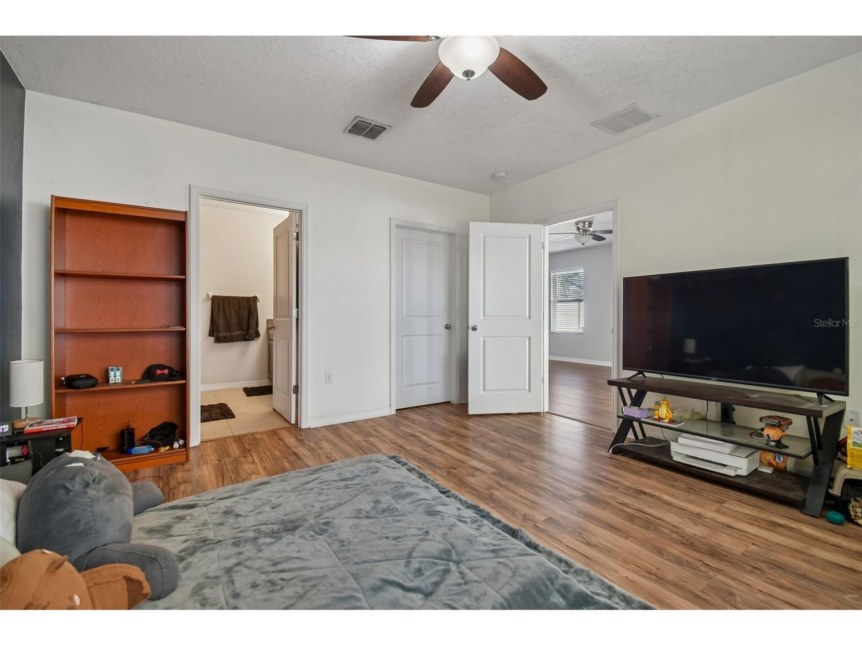 10104 Hawk Storm Avenue Tampa FL 33610 TB8470307 image15