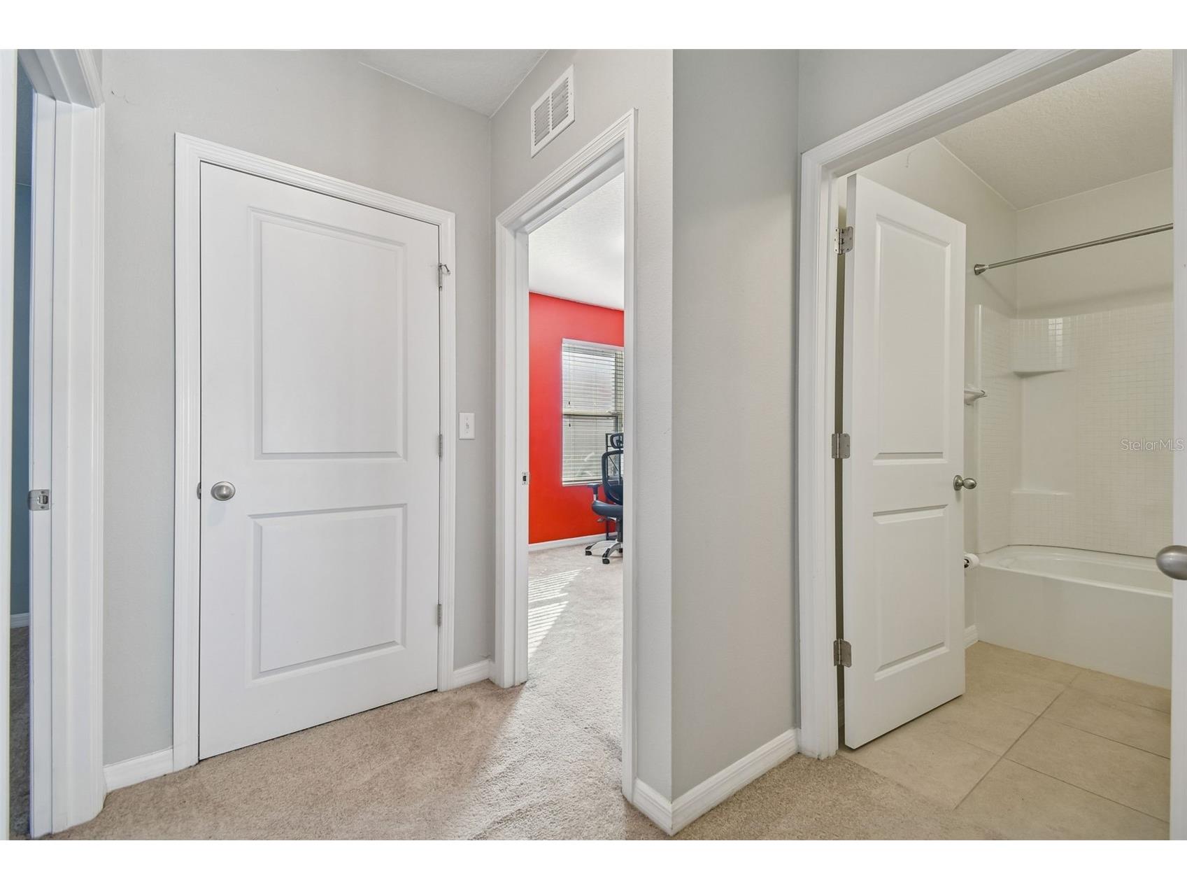 10104 Hawk Storm Avenue Tampa FL 33610 TB8470307 image18