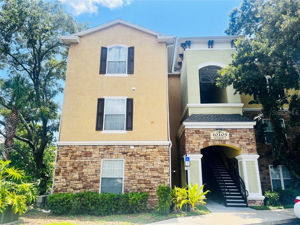 10105 Courtney Oaks Circle #203 Tampa FL 33619 T3454857 image1