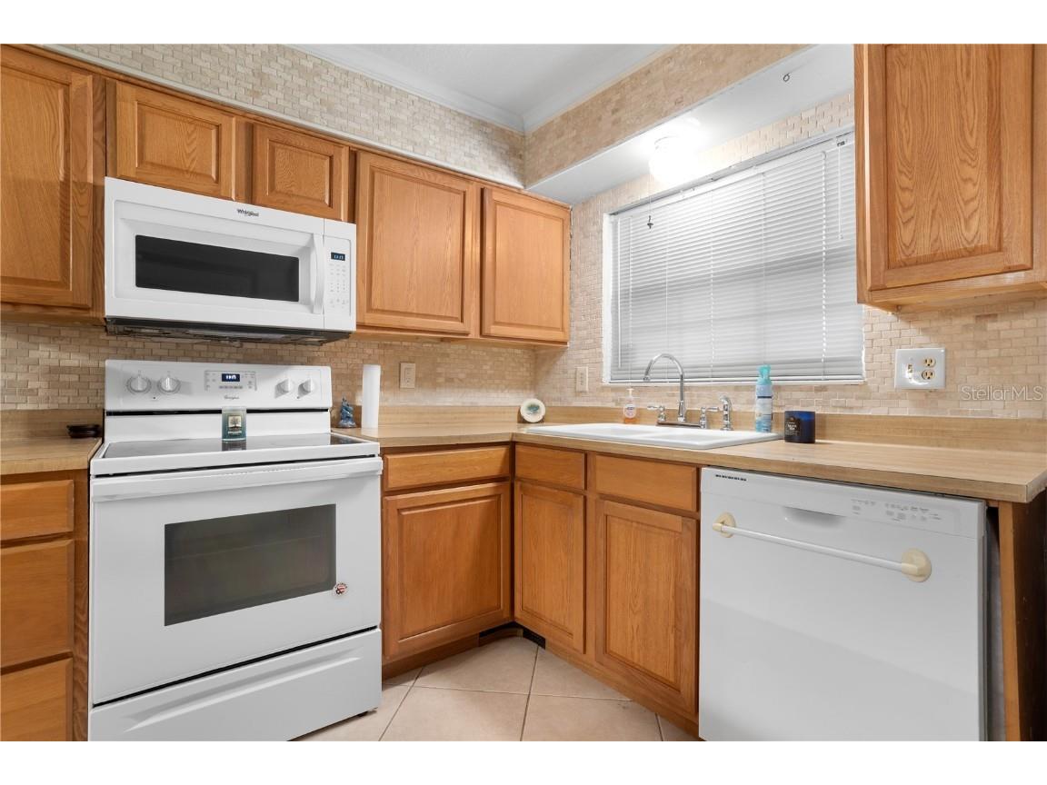 10105 Crown Court Orlando FL 32821 P4937025 image13