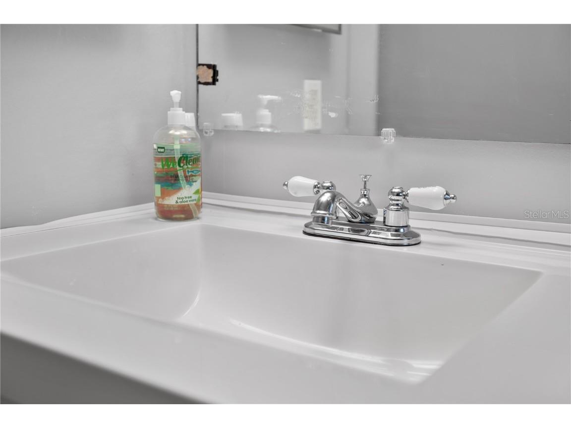 10105 Crown Court Orlando FL 32821 P4937025 image21