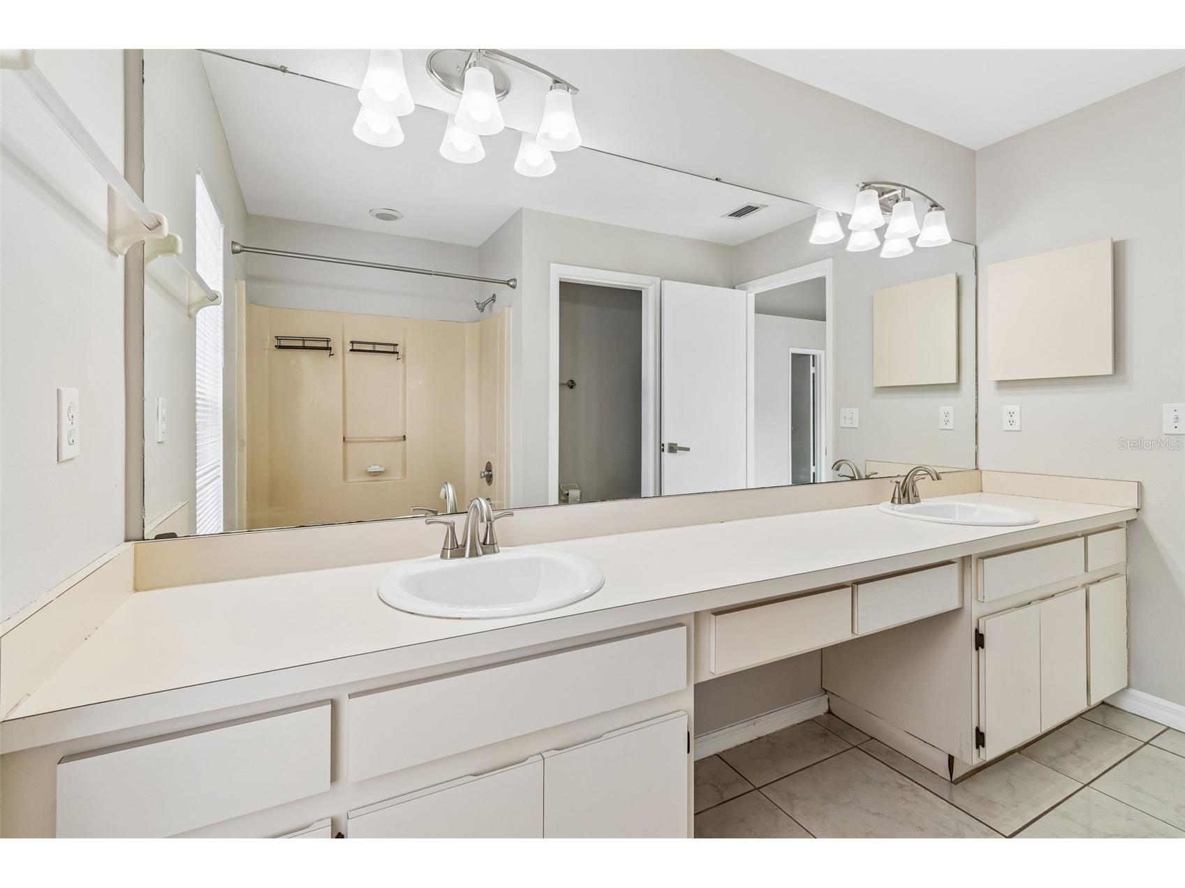 10105 Sea Spray Place Tampa FL 33624 TB8517986 image39