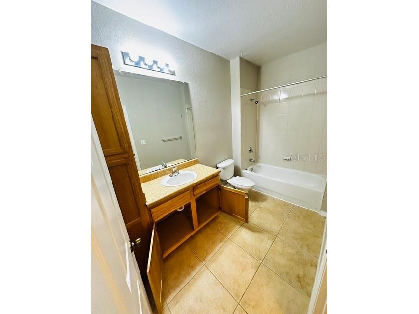 10106 Courtney Oaks Circle #104 Tampa FL 33619 TB8505817 image10