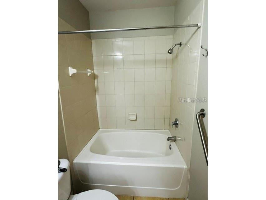 10106 Courtney Oaks Circle #104 Tampa FL 33619 TB8514509 image8