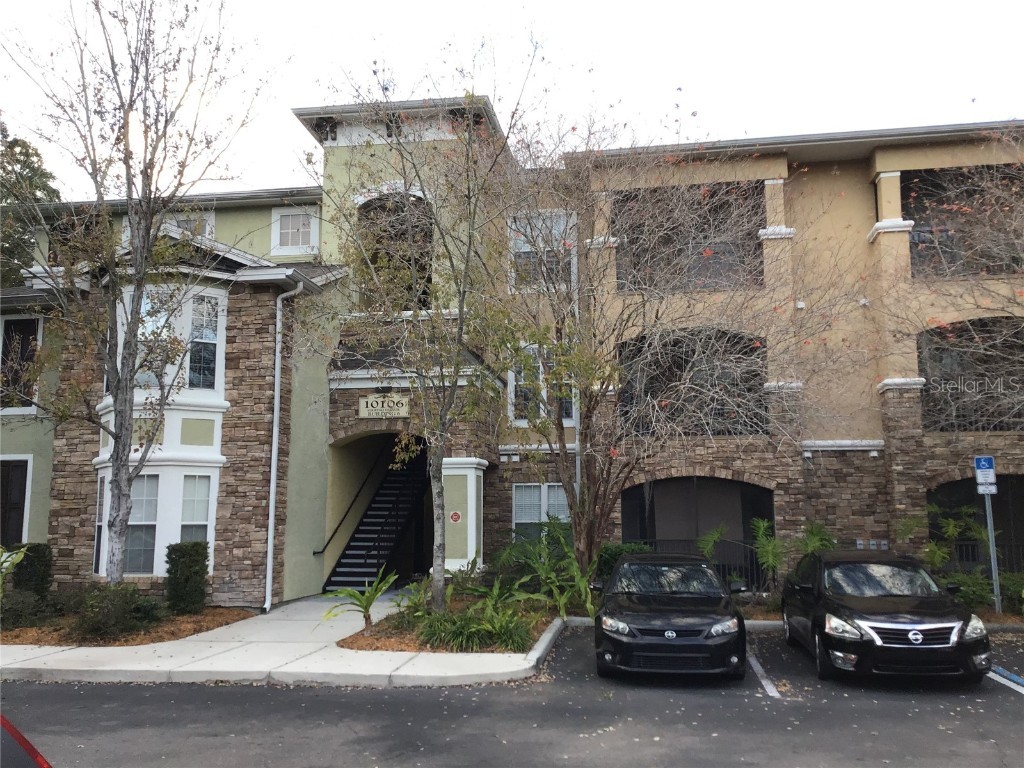 10106 Courtney Oaks Circle #301 Tampa FL 33619 T3514483 image1