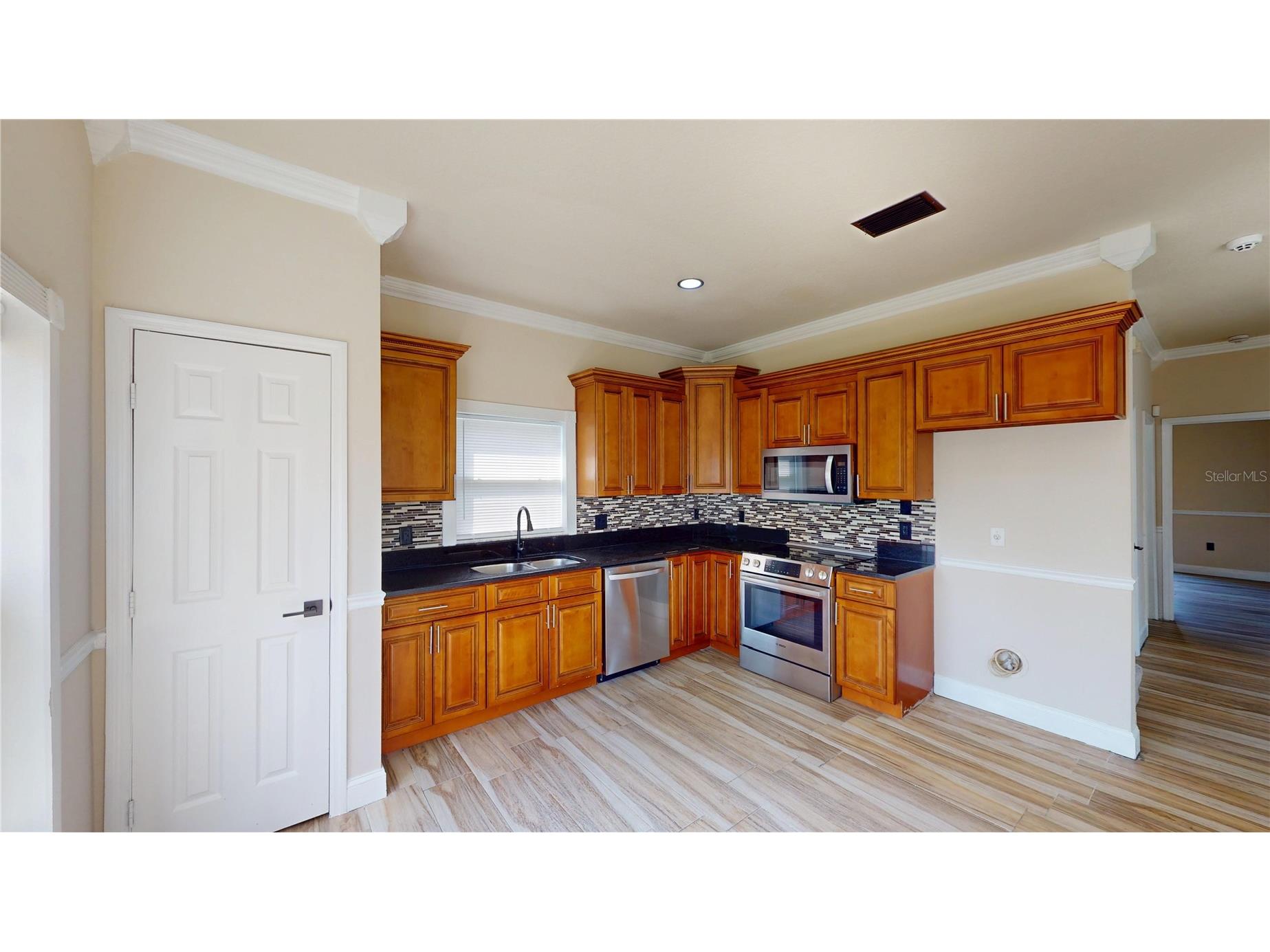 10107 N 14th Street Tampa FL 33612 TB8489677 image10