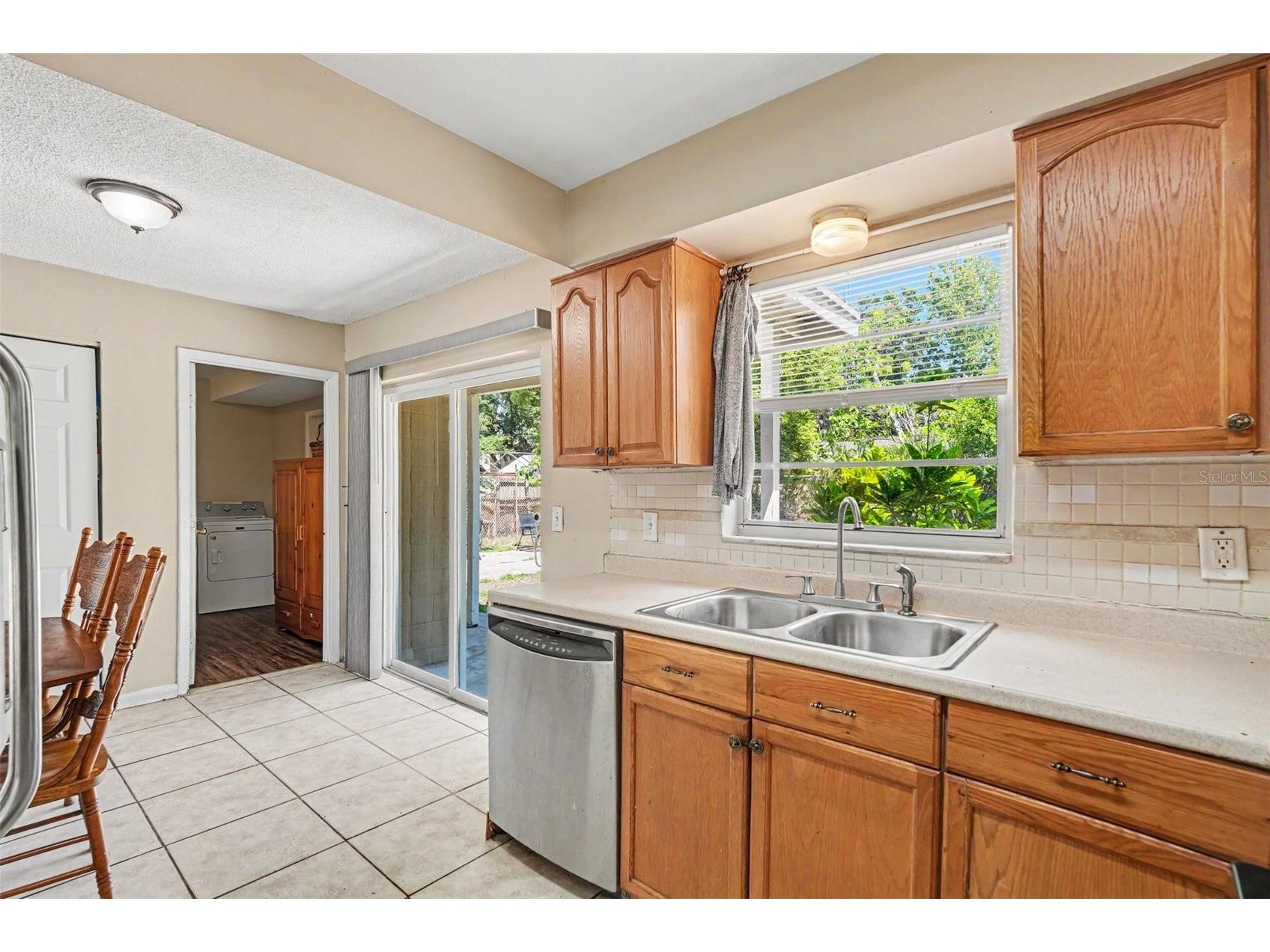10108 Alambra Avenue Tampa FL 33619 TB8508354 image11