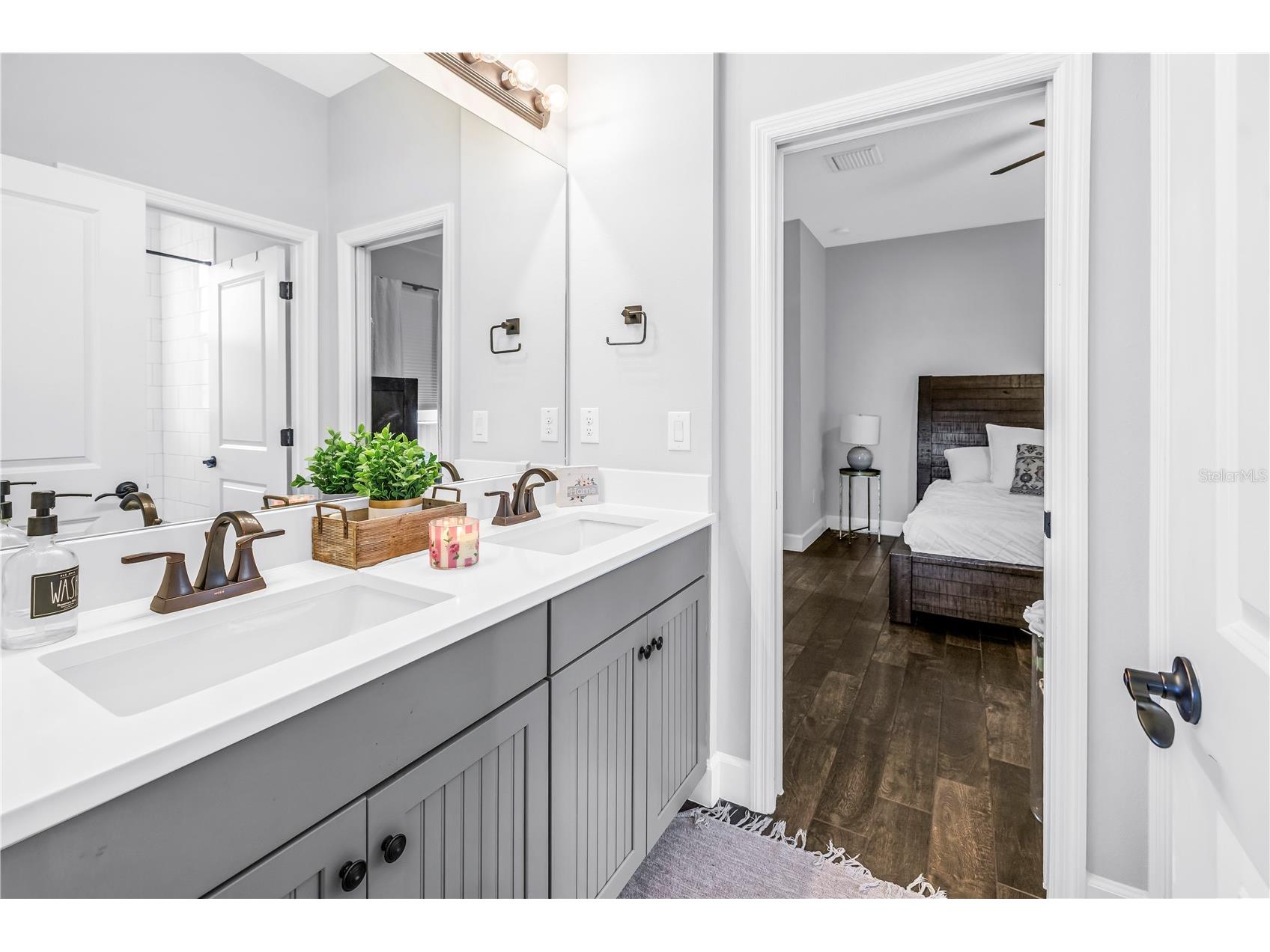 10108 Corriente Court Palmetto FL 34221 TB8521162 image20