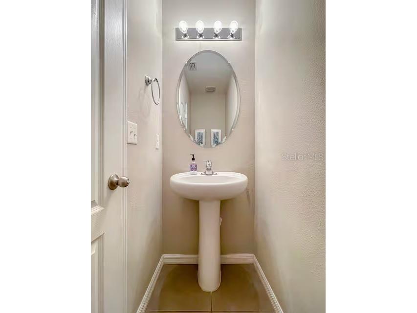 10108 Hawk Storm Avenue Tampa FL 33610 TB8494620 image29