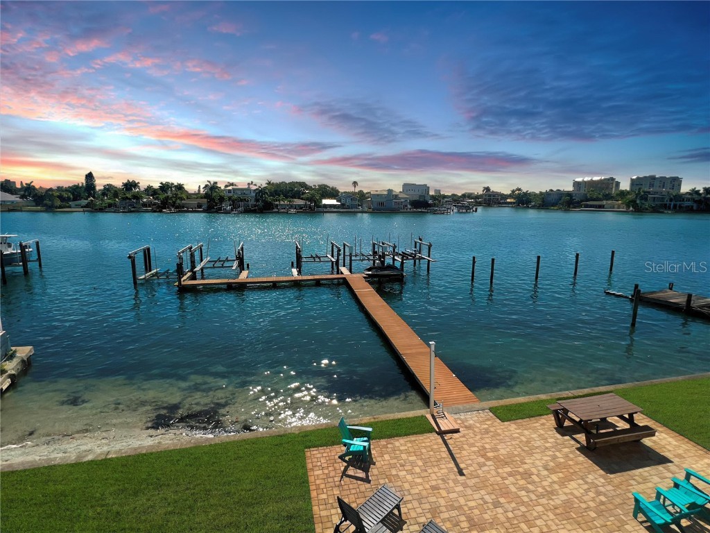 10109 Gulf Boulevard #201 Treasure Island FL 33706 U8247316 image1