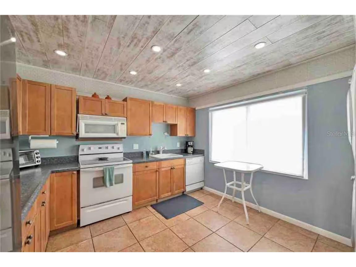 10109 Gulf Boulevard #202 Treasure Island FL 33706 TB8410827 image12