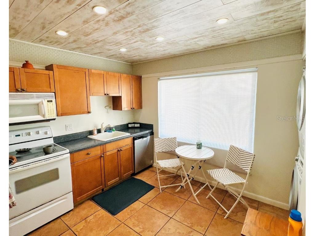 10109 Gulf Boulevard #202 Treasure Island FL 33706 TB8410827 image14