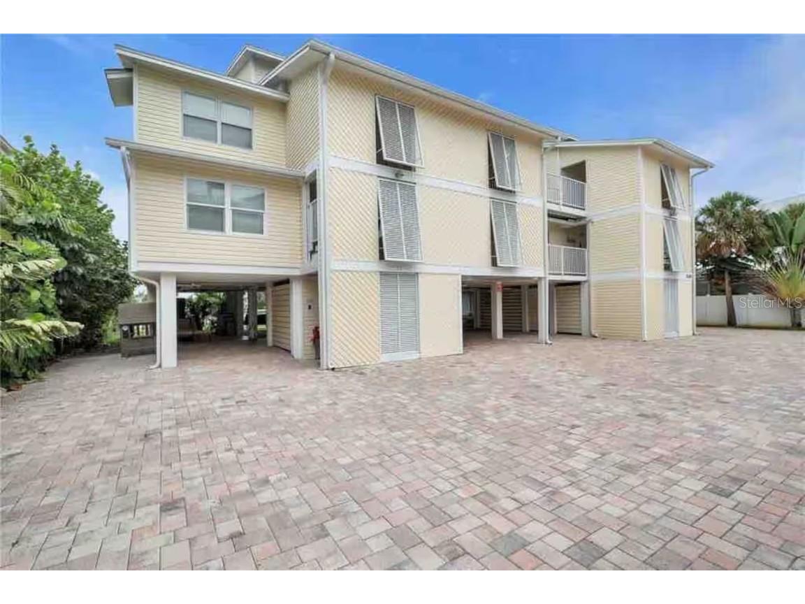 10109 Gulf Boulevard #202 Treasure Island FL 33706 TB8410827 image3