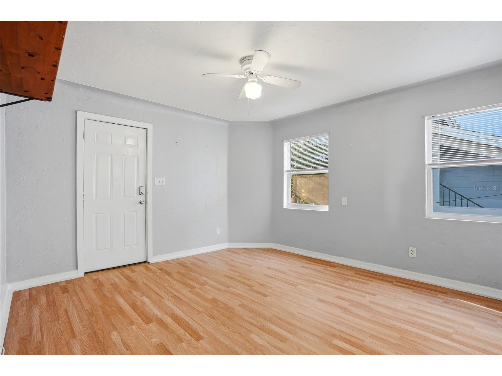 1011 14th Street N Saint Petersburg FL 33705 TB8509624 image39