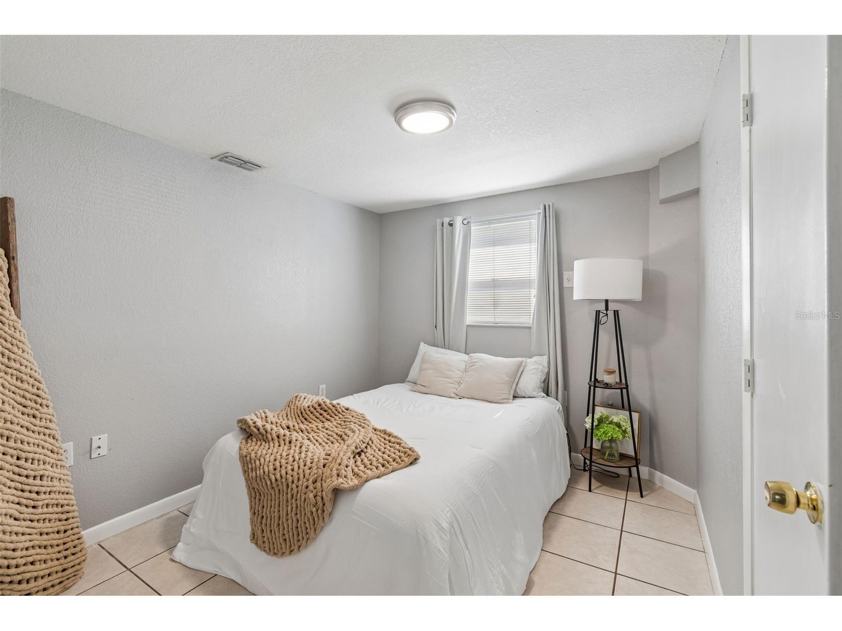 1011 14th Street N Saint Petersburg FL 33705 TB8523224 image29