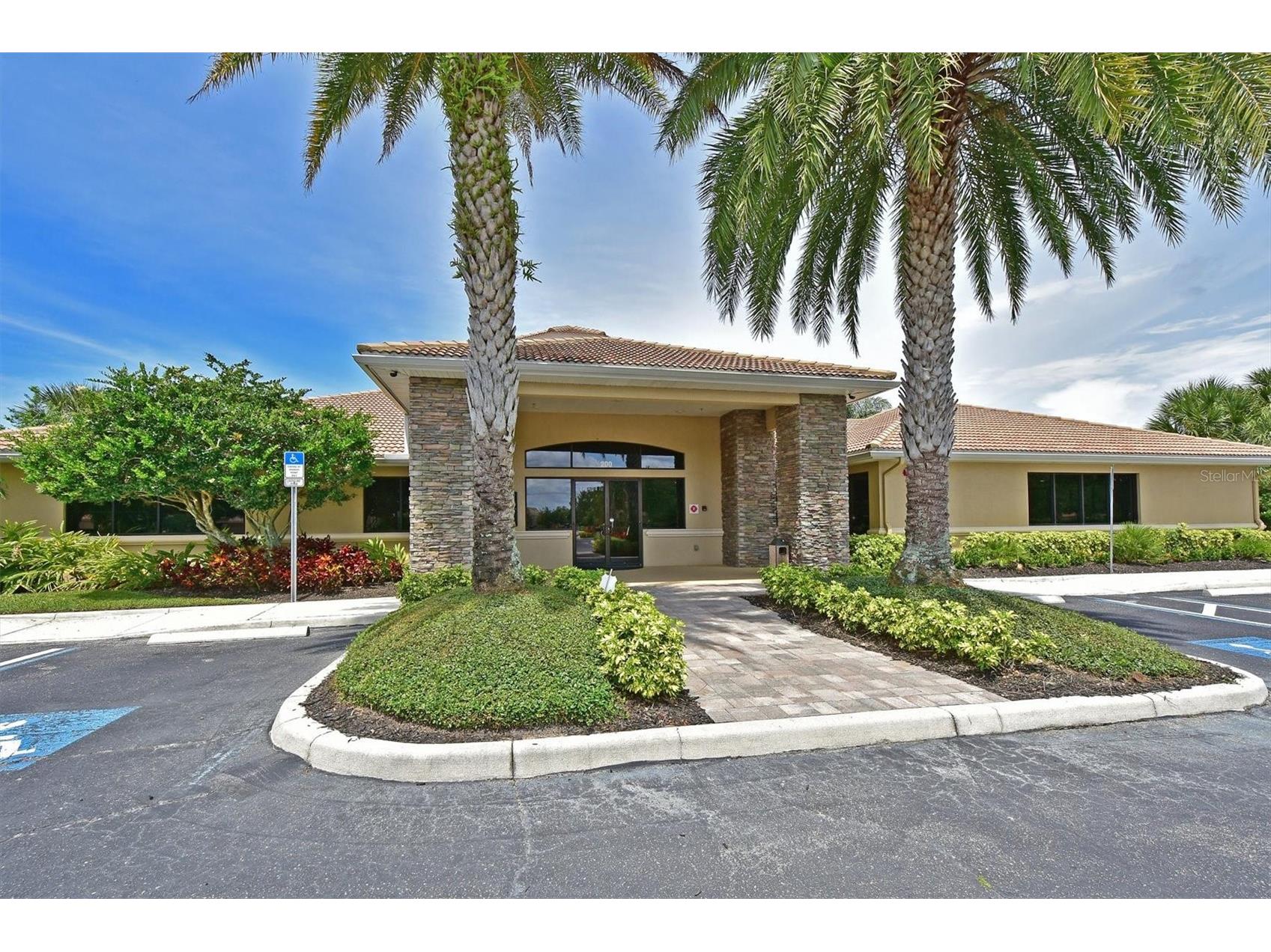 1011 Fairwaycove Lane #202 Bradenton FL 34212 A4690438 image46