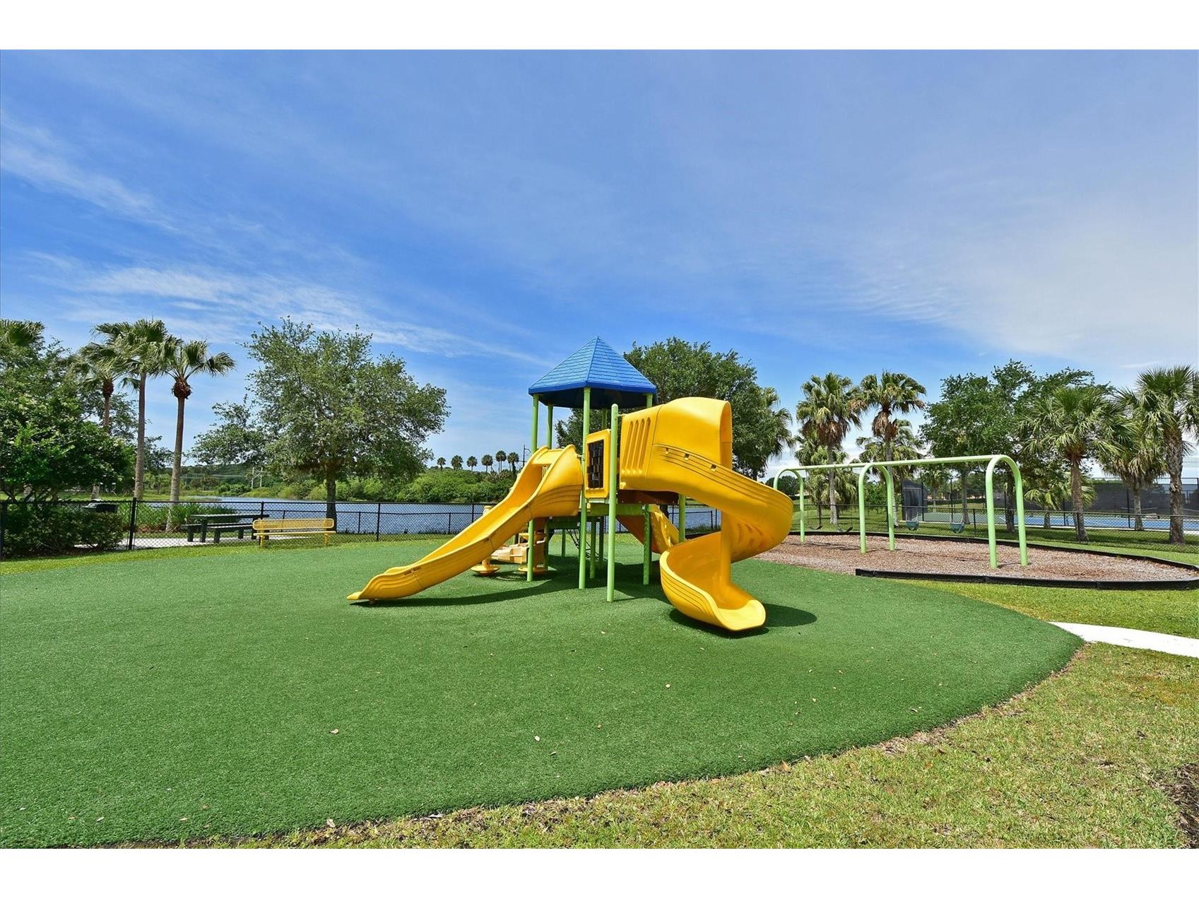 1011 Fairwaycove Lane #202 Bradenton FL 34212 A4690438 image50