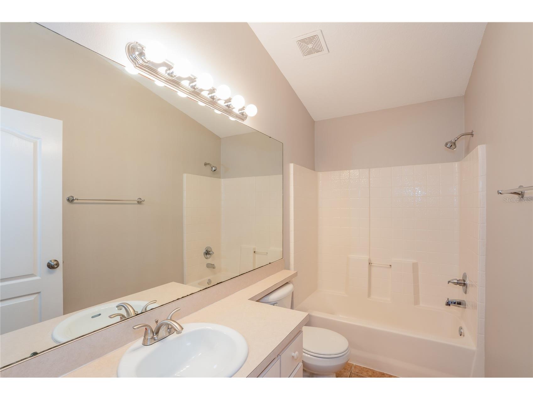 1011 Lake Shore Ranch Drive Seffner FL 33584 C7525631 image11