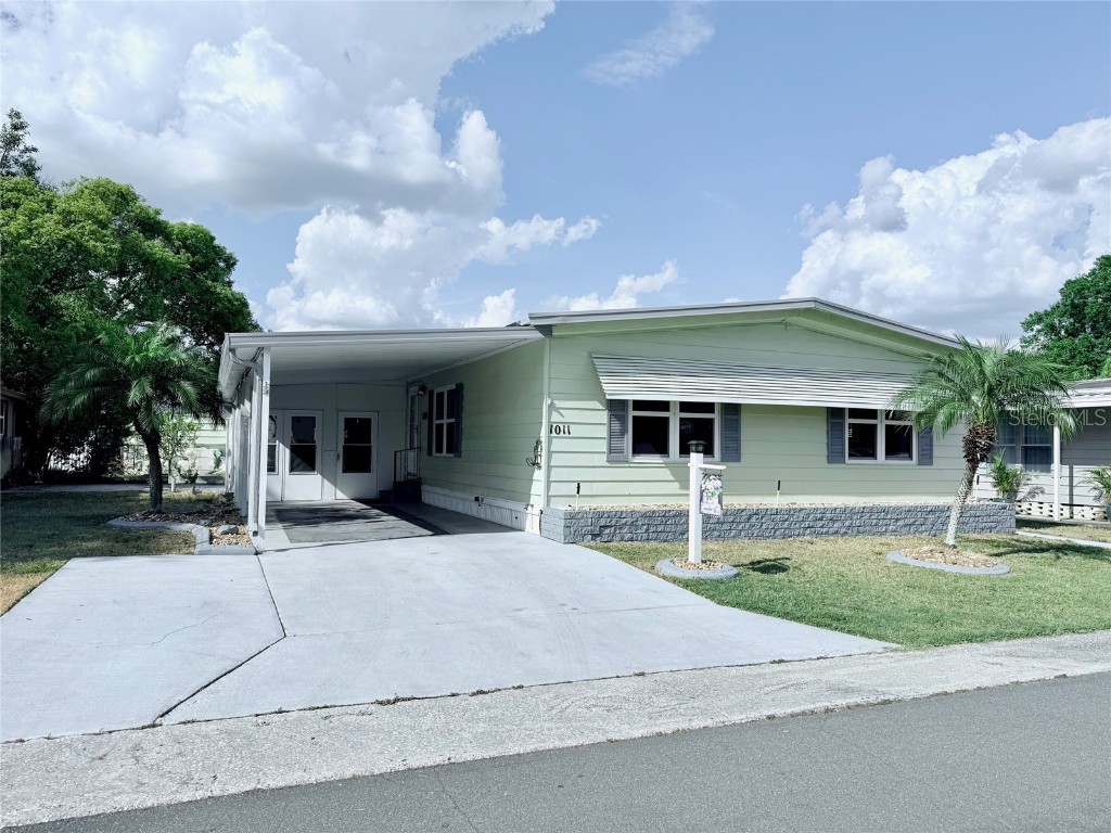 1011 Pine Ridge Drive Lakeland FL 33809 - LAKE GIBSON L4951927 image1