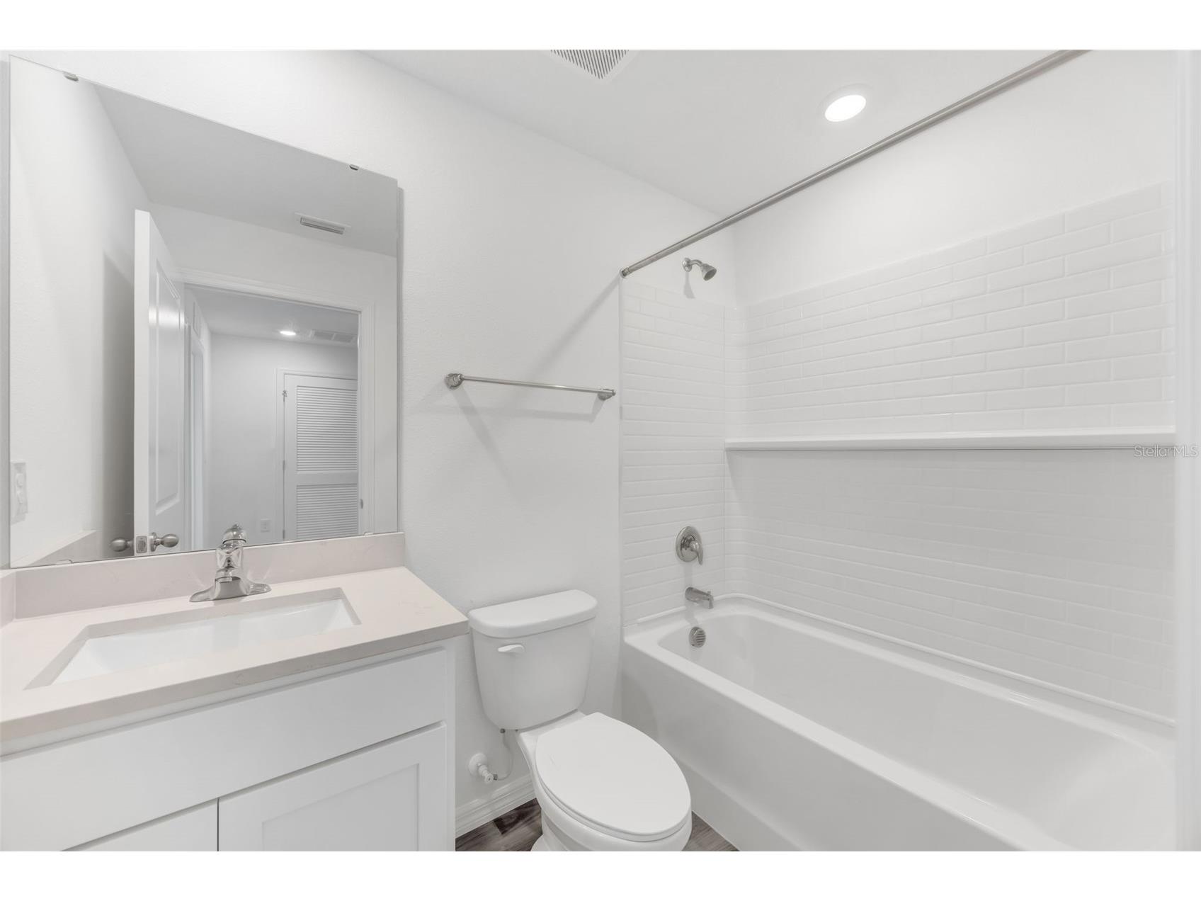 1011 Spotted Egret Loop Ruskin FL 33570 TB8468003 image24