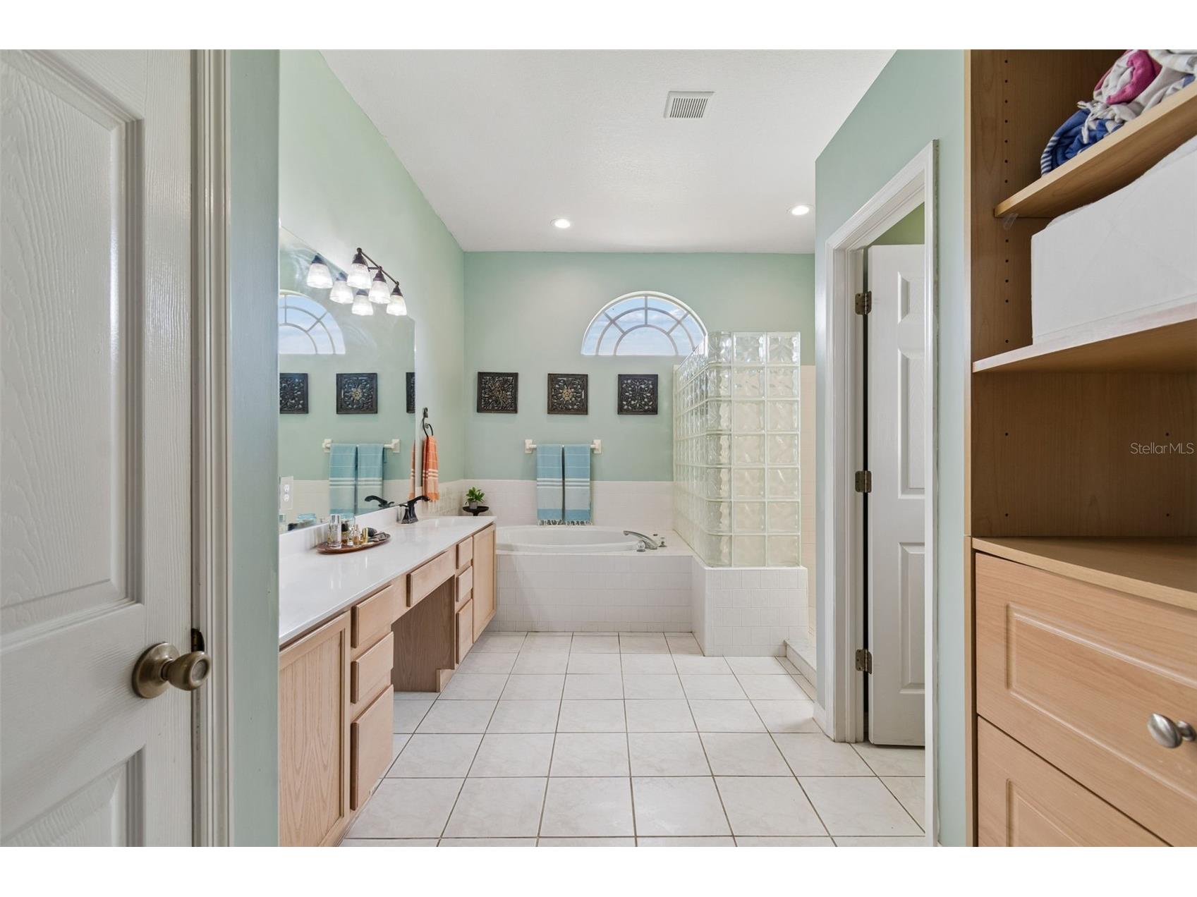 10111 Kingshyre Way Tampa FL 33647 TB8526318 image25