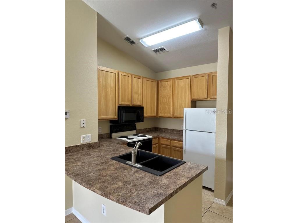 10112 Courtney Palms Boulevard #201 Tampa FL 33619 TB8445338 image6