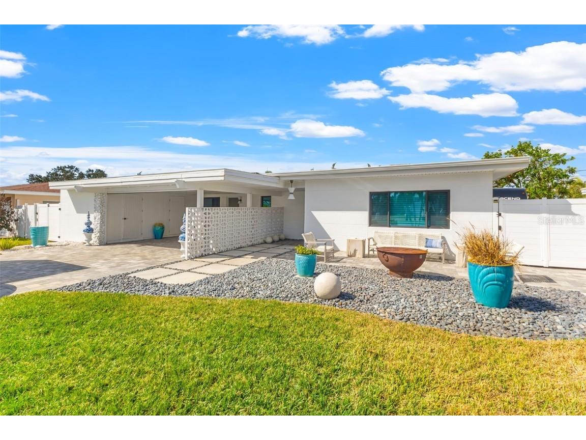 10112 Paradise Boulevard Treasure Island FL 33706 TB8320143 image1