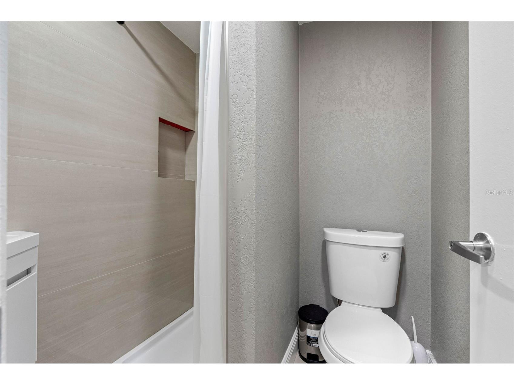 10113 Royal Acres Court Tampa FL 33615 TB8484585 image23