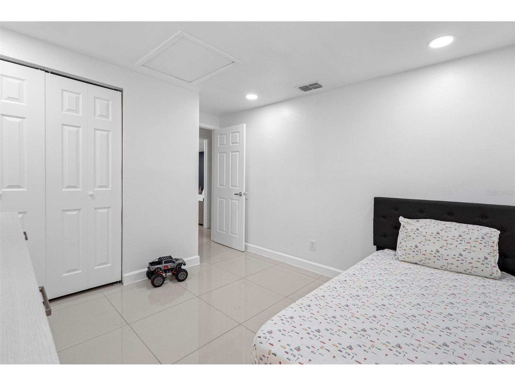 10113 Royal Acres Court Tampa FL 33615 TB8484585 image25