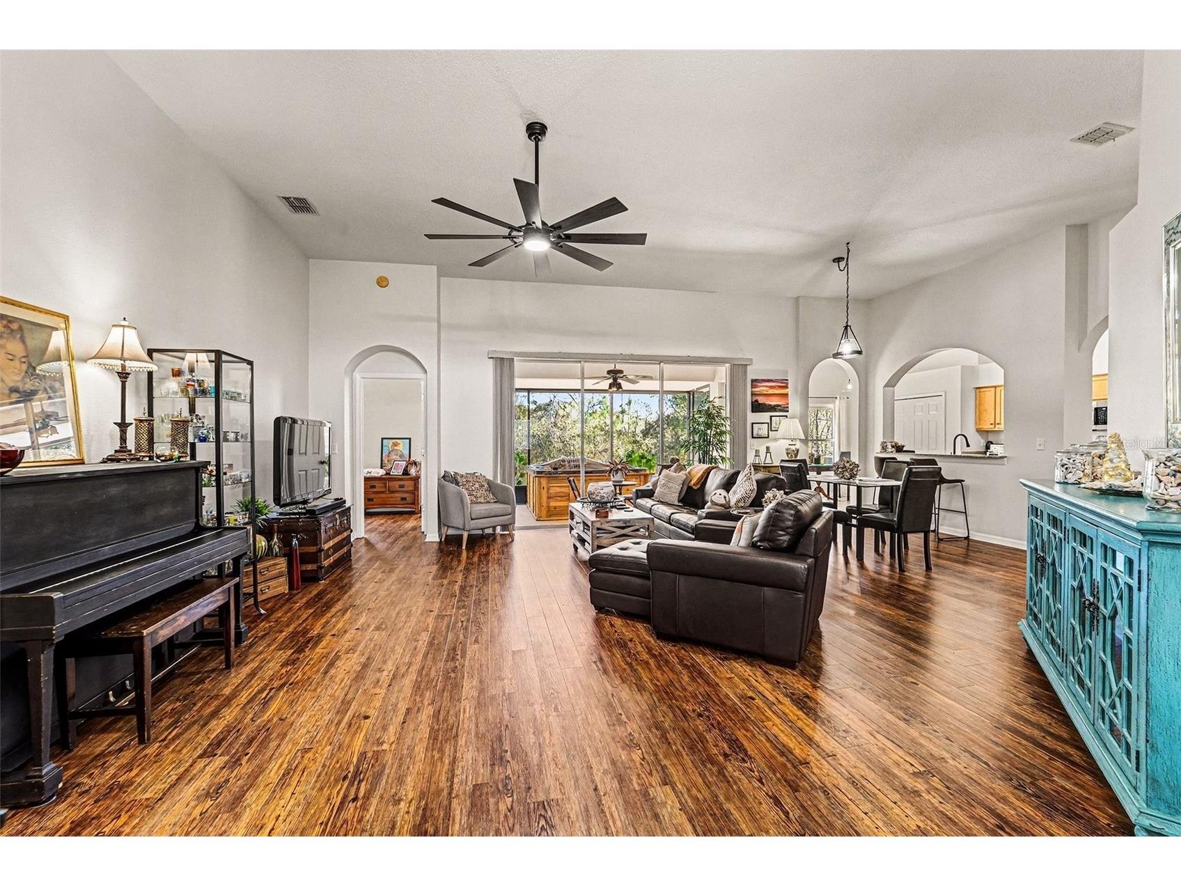 10118 Cleghorn Drive San Antonio FL 33576 TB8471776 image8