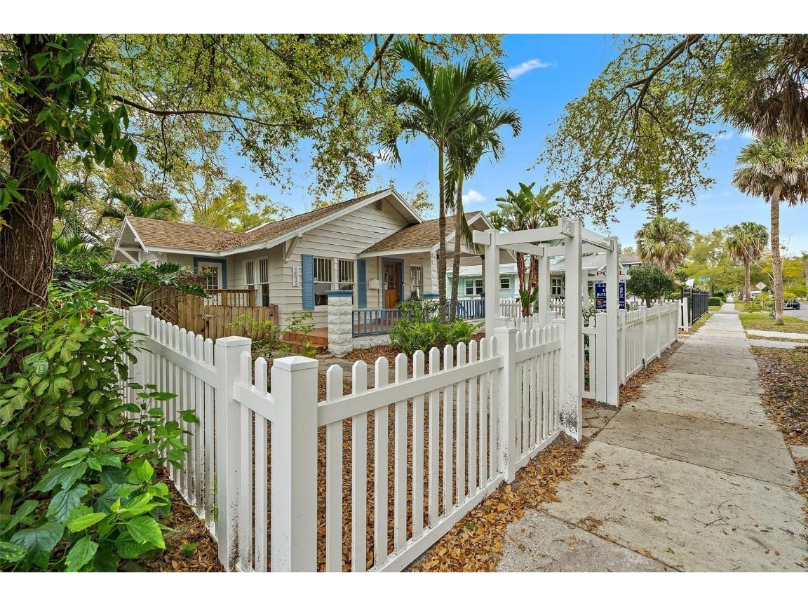 1012 21st Avenue N Saint Petersburg FL 33704 U8229036 image1