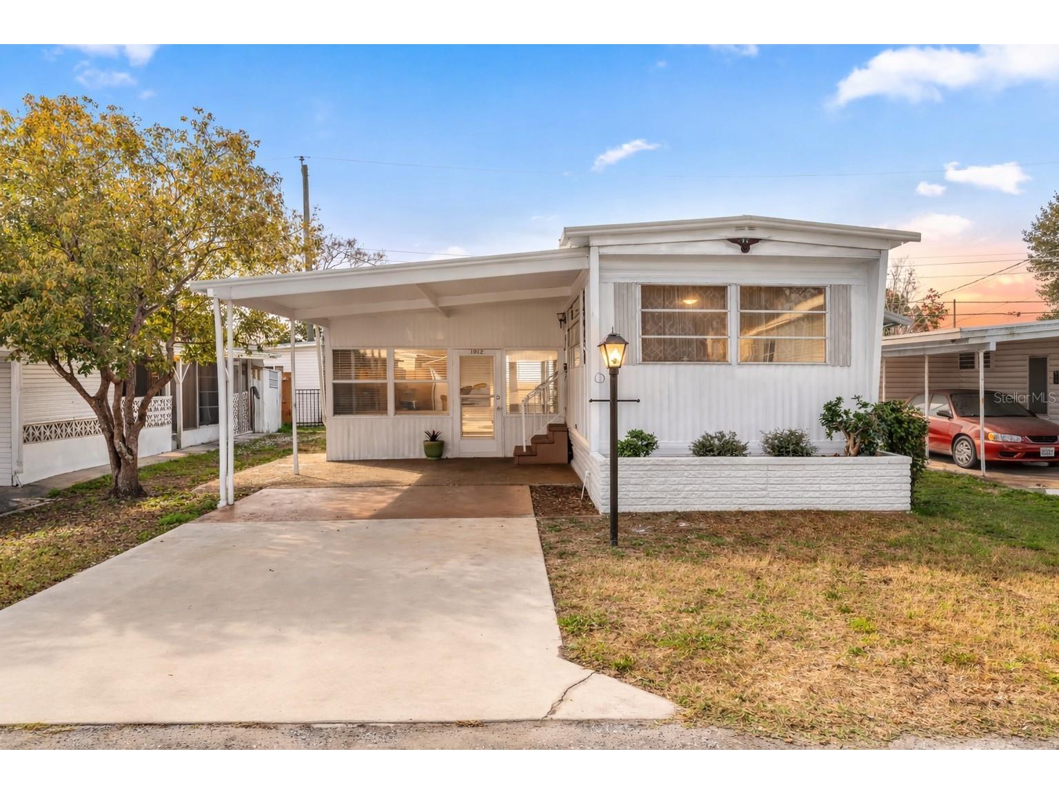 1012 50th Ave Plaza W Bradenton FL 34207 TB8479435 image1
