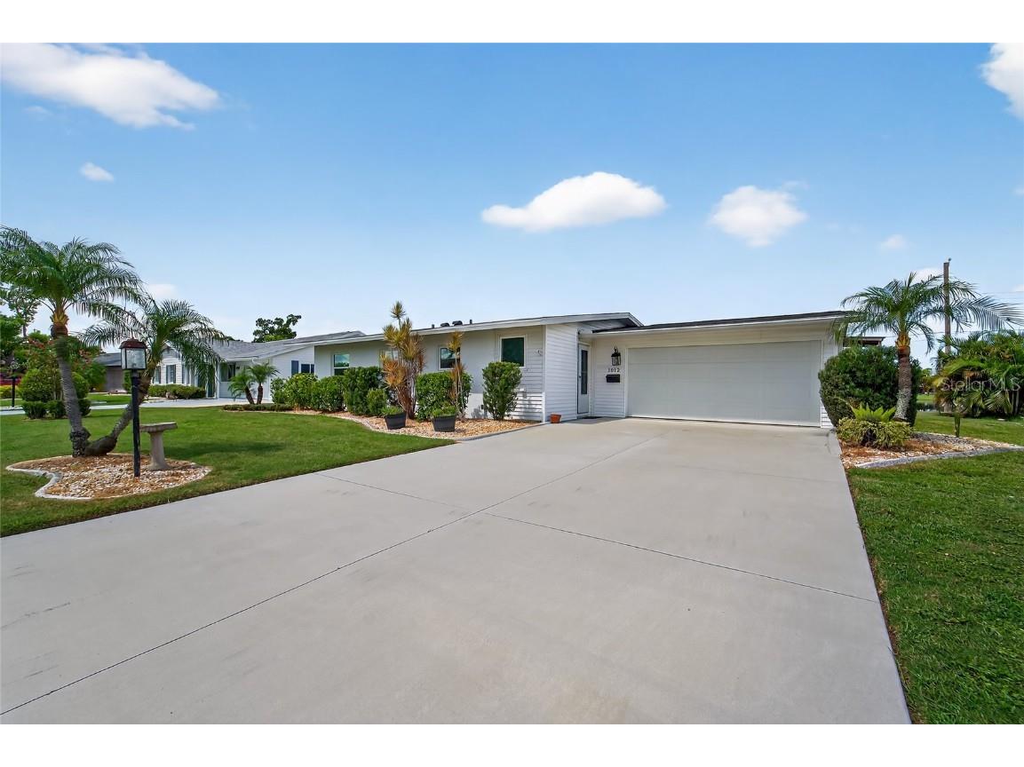 1012 Augusta Drive Sun City Center FL 33573 - Swan Lake TB8410911 image3