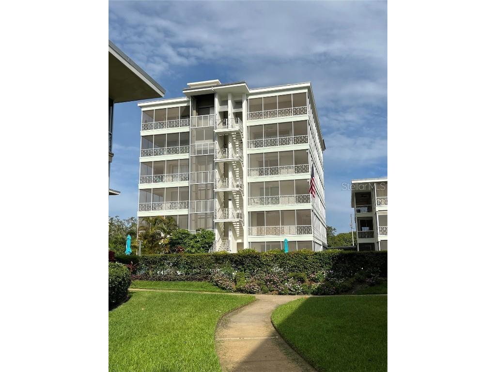 1012 N Shore Drive NE #13 Saint Petersburg FL 33701 U8197973 image1