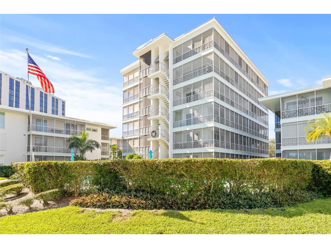 1012 N Shore Drive NE #14 Saint Petersburg FL 33701 TB8425489 image1