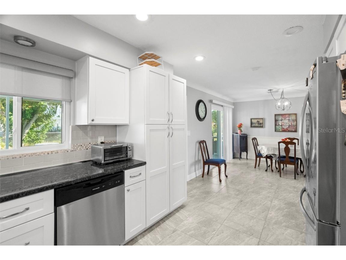 10121 4th Street E Treasure Island FL 33706 TB8450492 image11