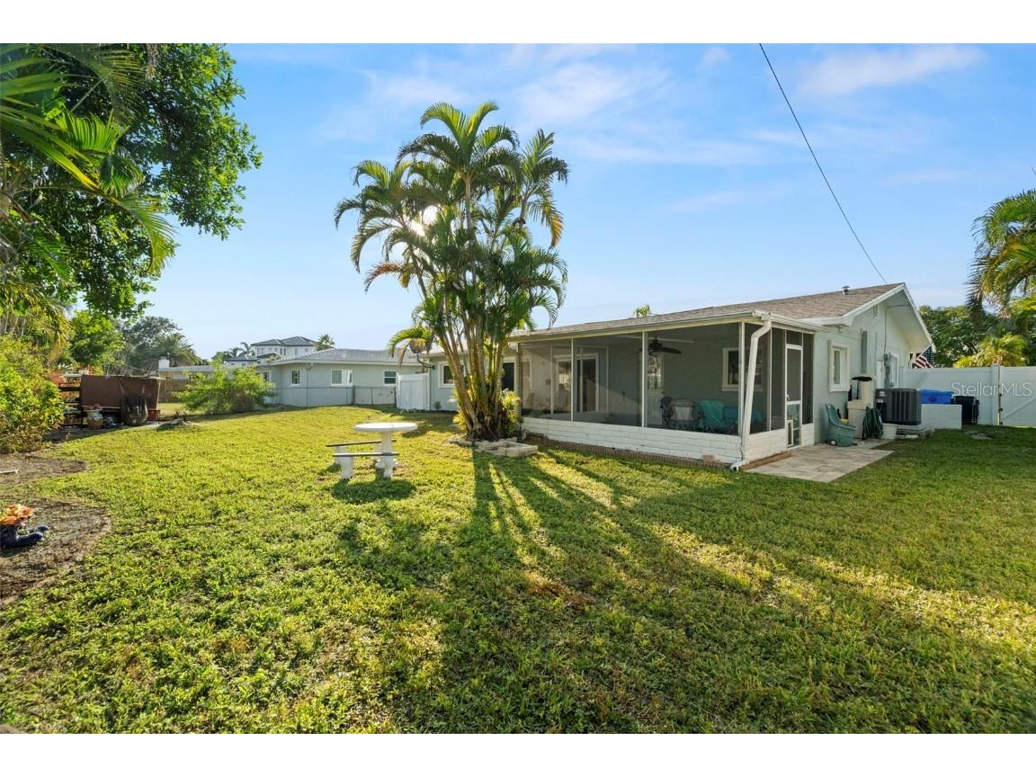 10121 4th Street E Treasure Island FL 33706 TB8450492 image27